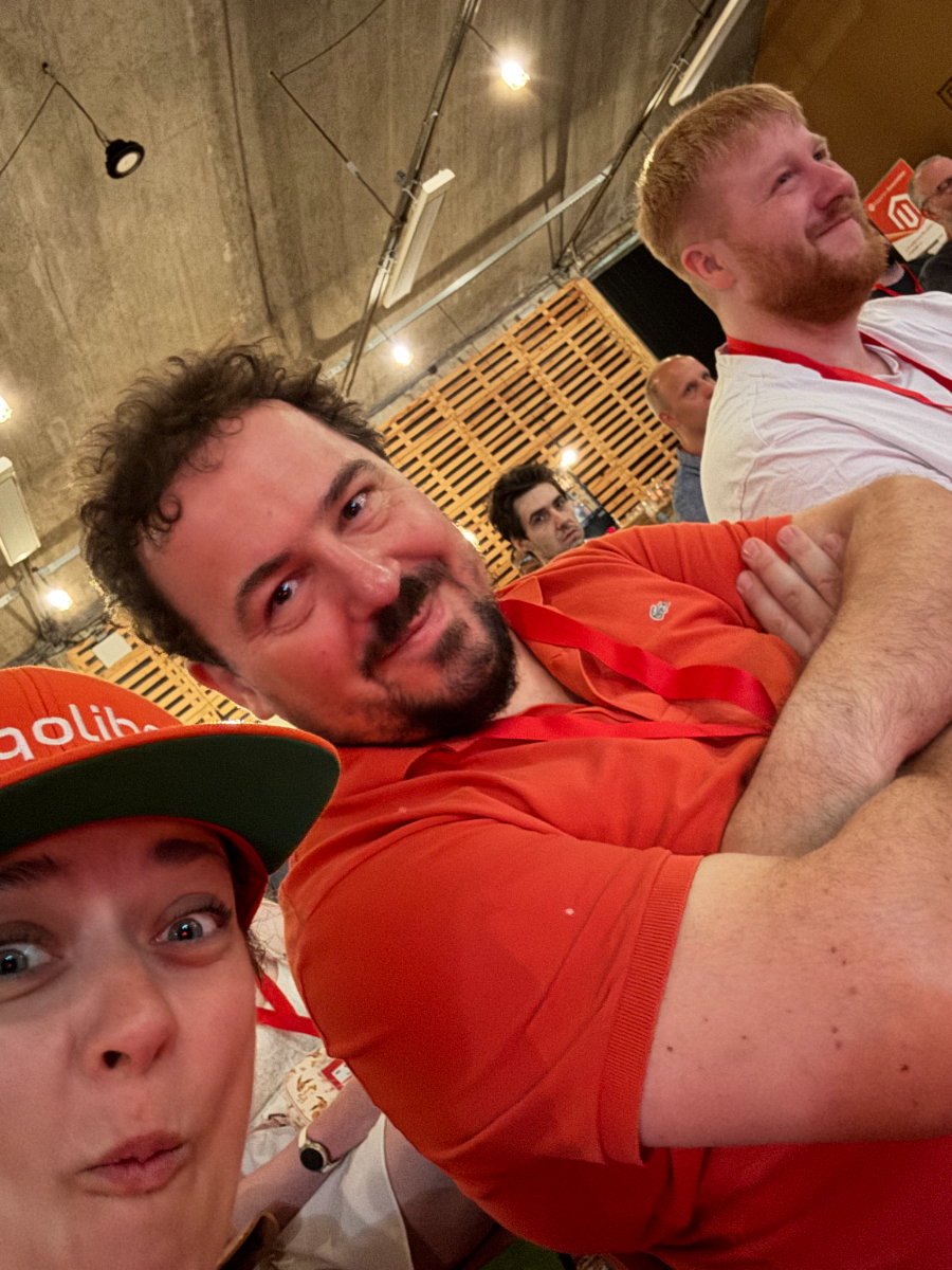qoliber team selfie